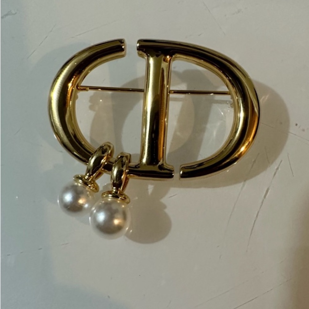Beautiful and fashion pin